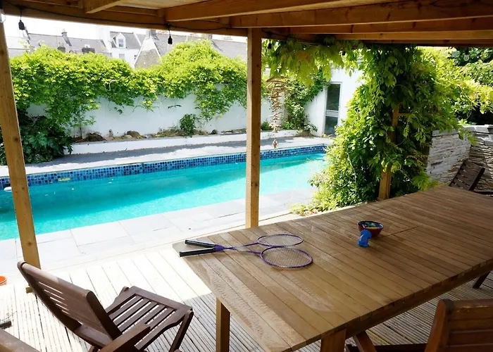 Spacious Town House With Swimming Pool
